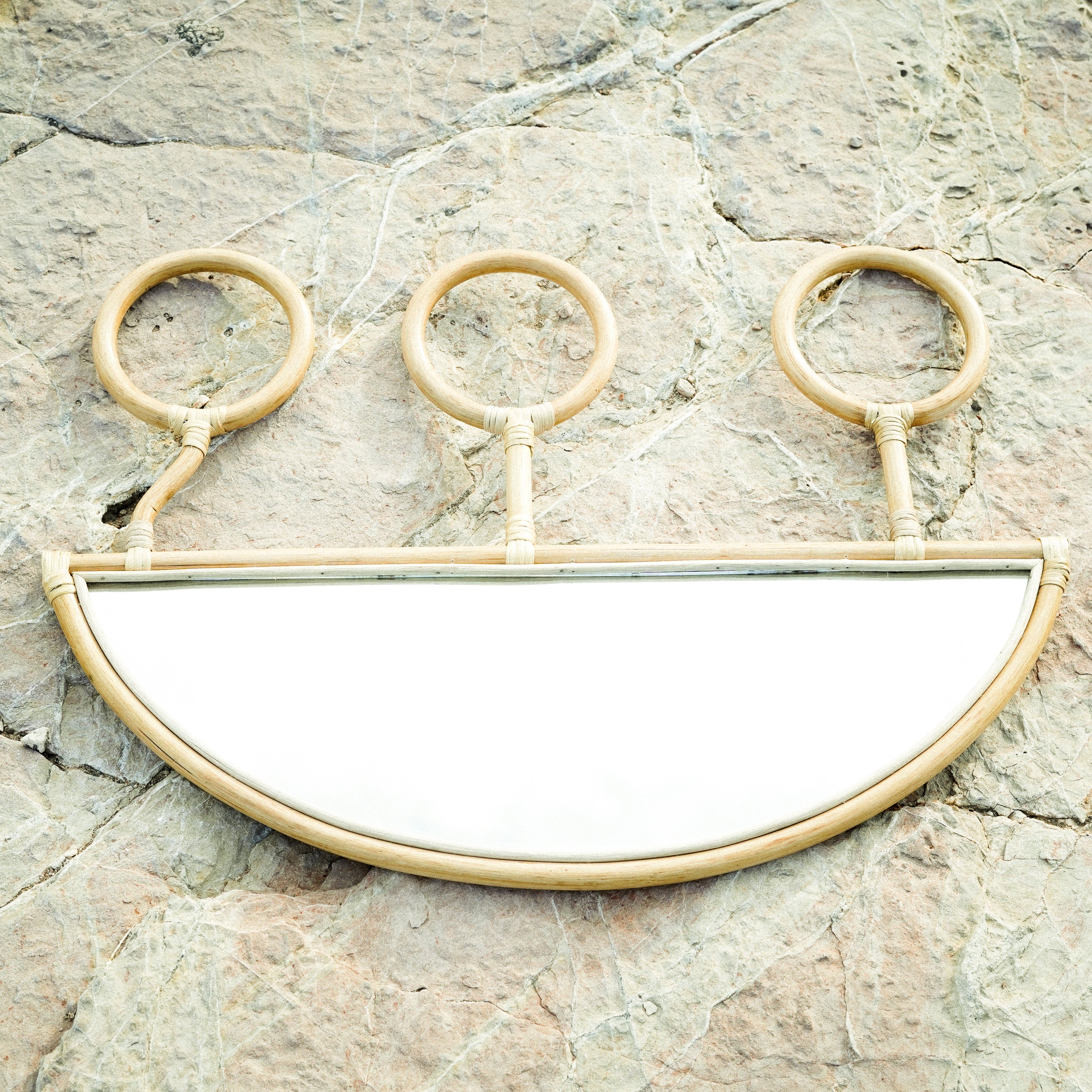 Miroirdesignenrotinfaitmain